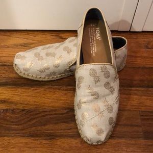 Tom’s Gold Metallic Pineapple Canvas Shoes